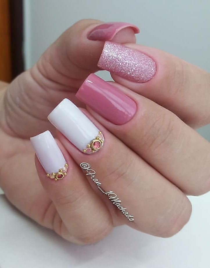 Pastel nails