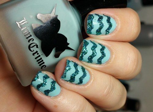 wavy nail art