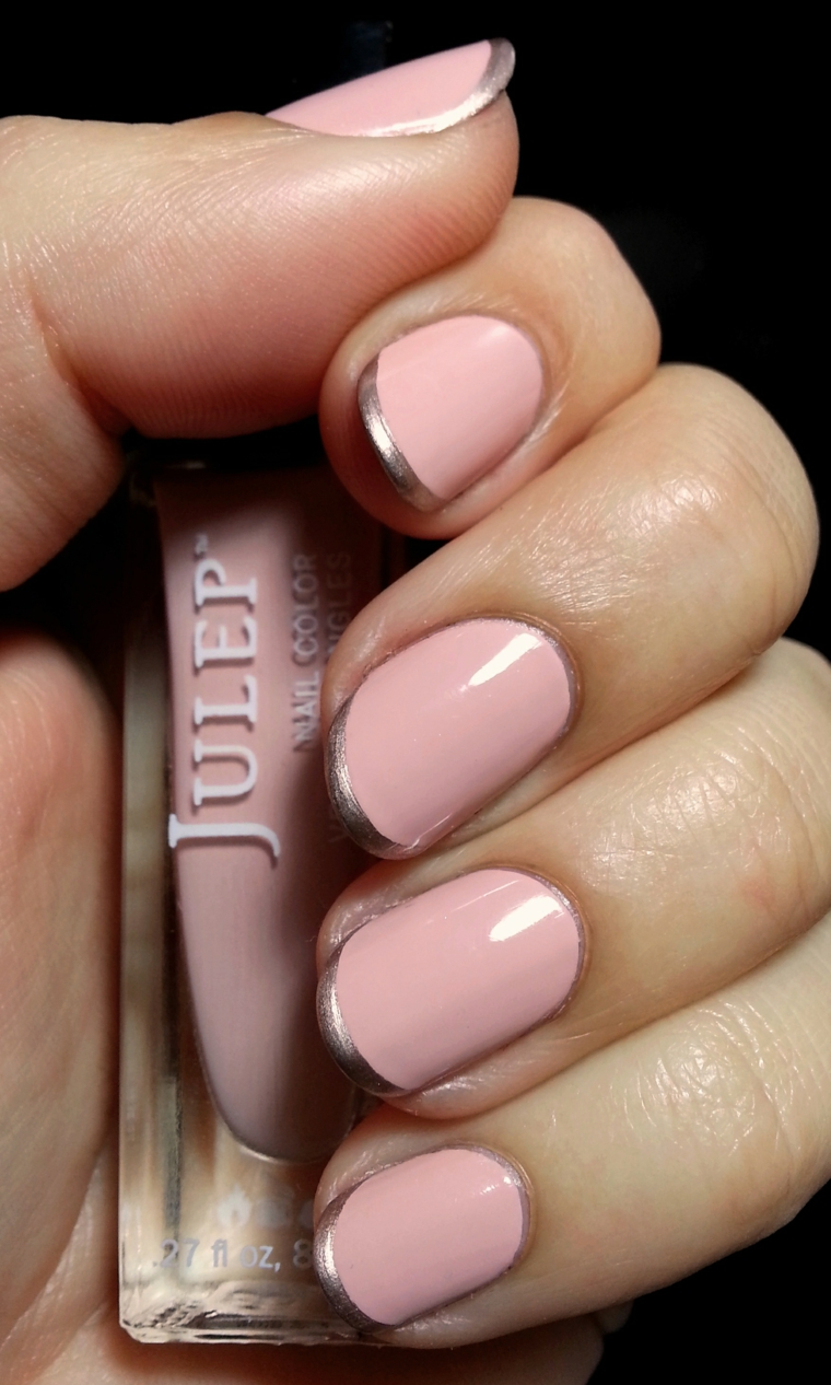 Unghie baby boomer, french manicure con smalto argento, base smalto rosa