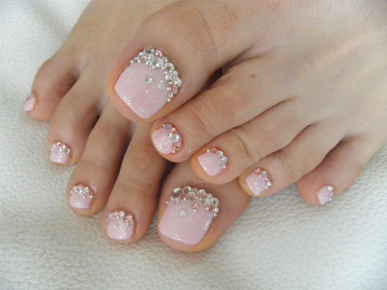 gel-nail-art-feet-glitter
