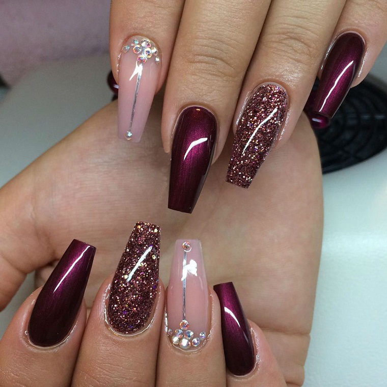 nails-for-christmas-sophisticated-proposal