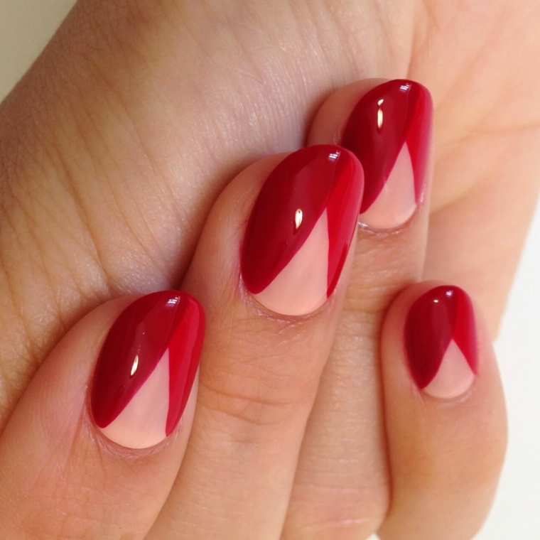 unghie in gel rosse, un'idea per realizzare una manicure originale e chic