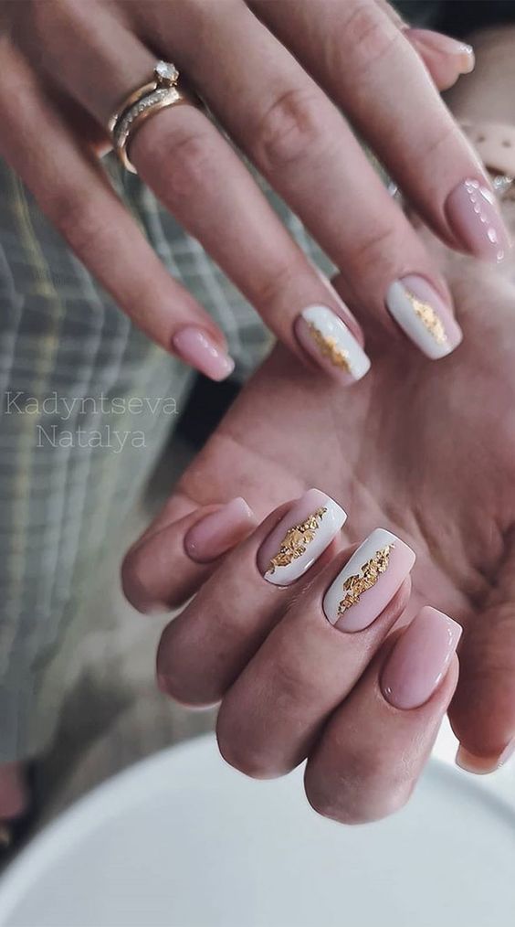 Magical Disney Nail Art: 30+ Enchanting Designs for a Manicure in the Happiest Place on Earth.