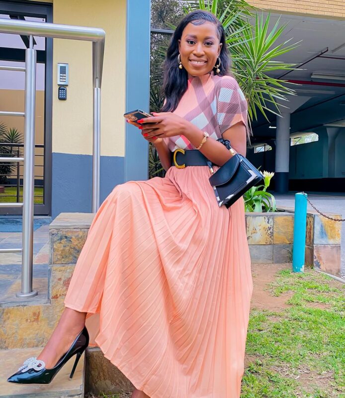 [Pleated Ladies Skirt ] – Casual Chic Style – Women’s Style Guide