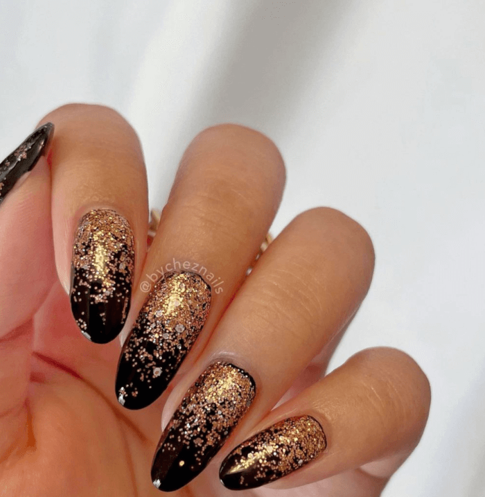 20+ NYE Nails To Kiss This Year Goodbye With